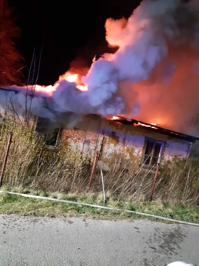 Zastępy strażaków ruszyły na ratunek. Komuś najwyraźniej się nudziło...
