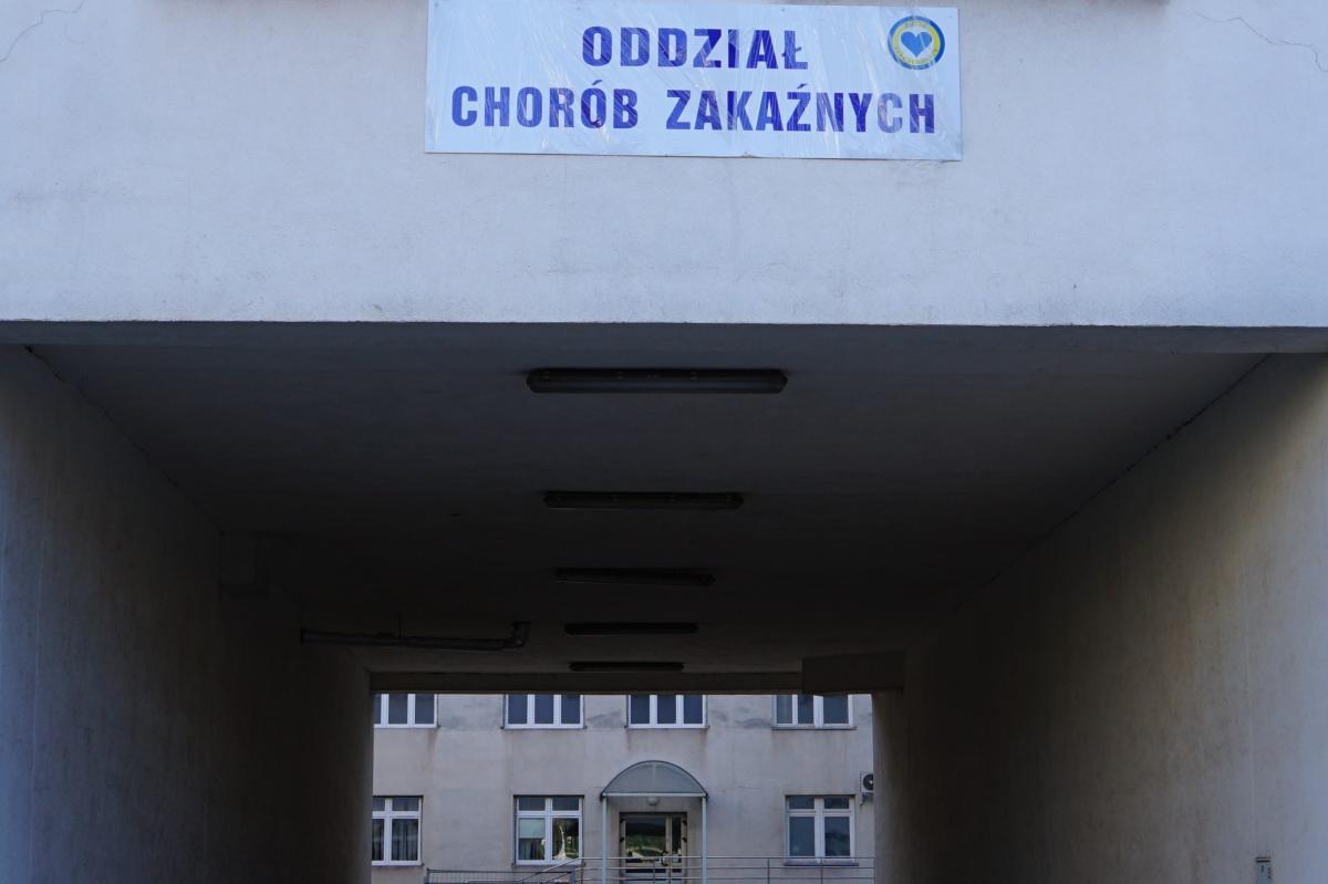 Najnowsze dane w sprawie zakażeń koronawirusem. Wśród pacjentów mieszkaniec powiatu starachowickiego