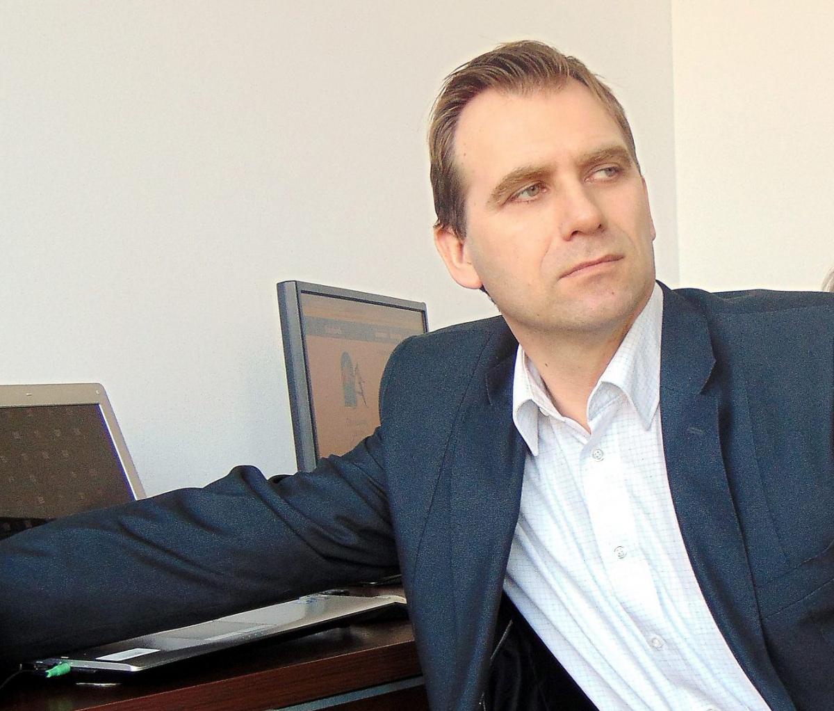 Kadrowe roszady z przekształceniem MOPS-u w tle