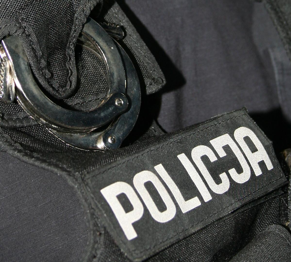 Wąchock. Z siekierą i przedmiotem przypominającym broń na ludzi