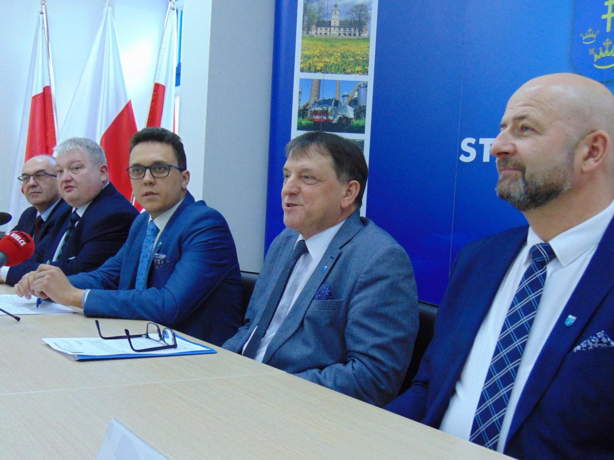 Oddziały wyłączone, poradnie zostają