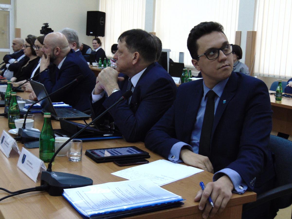Wątpliwości, emocje i dyskusja zamknięta głosowaniem