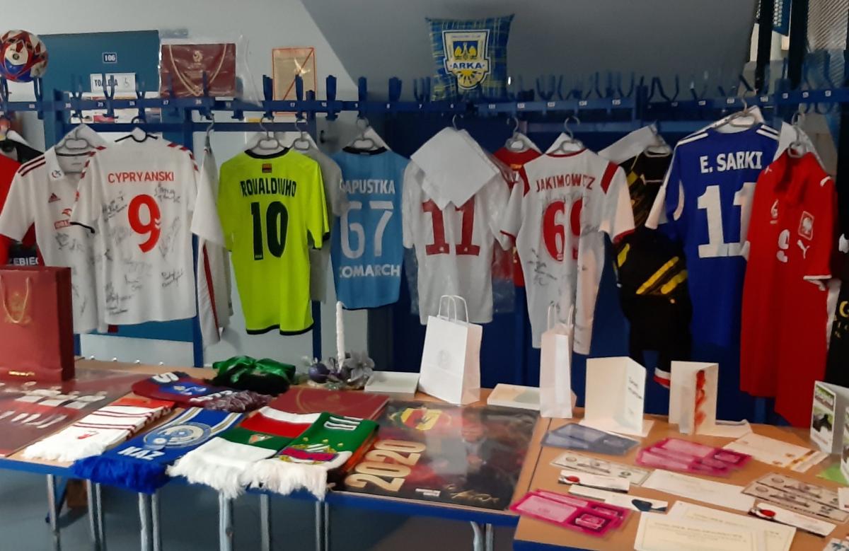 Trwa charytatywny turniej dla Patryka. Już o 17.00 licytacje wspaniałych sportowych pamiątek. Co można zdobyć?