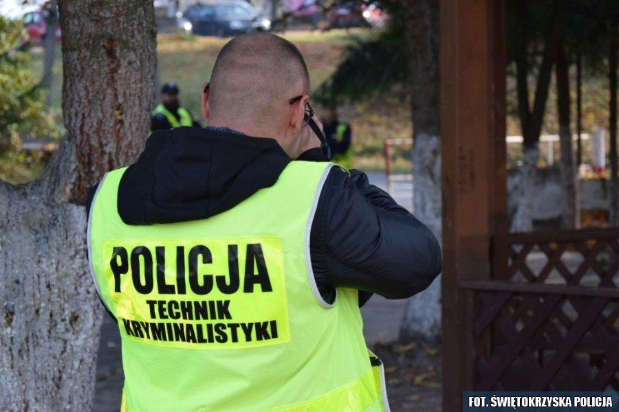 Zwłoki przy bloku. Śledczy wyjaśniają kryminalną zagadkę