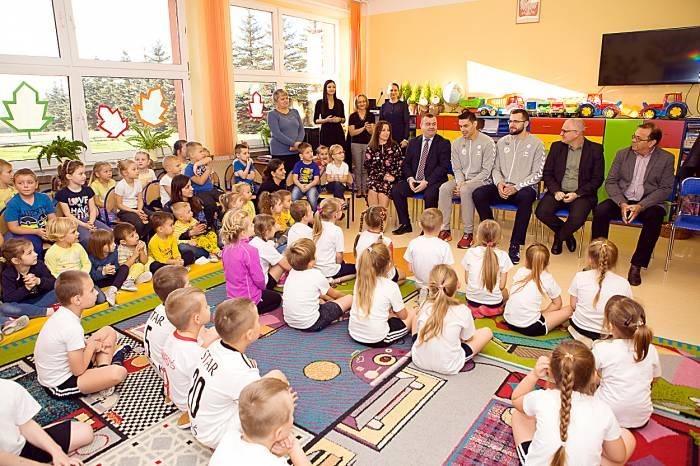 Szczypiorniści PGE VIVE Kielce czytali przedszkolakom
