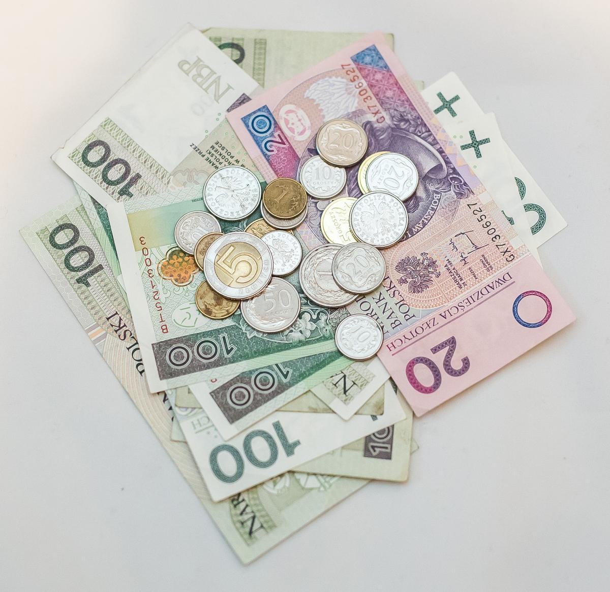 Chwilówki na raty - porównaj najlepsze oferty chwilówek