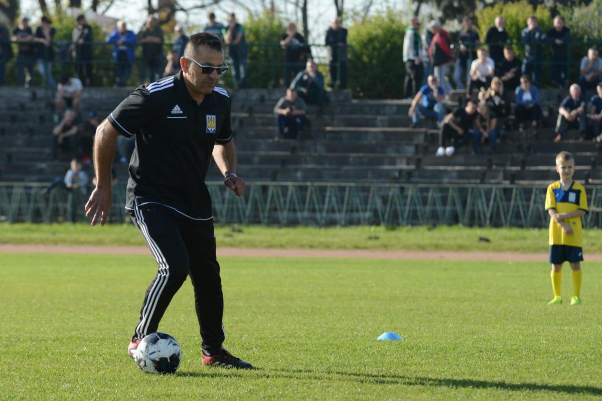 W przerwie sobotniego hitu, skradli show. Szkółka 