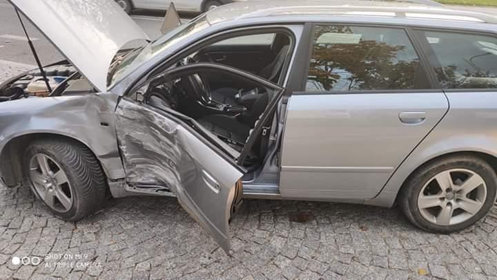 Skręcała na parking i... Dwoje rannych po groźnym zderzeniu [ZDJĘCIA]