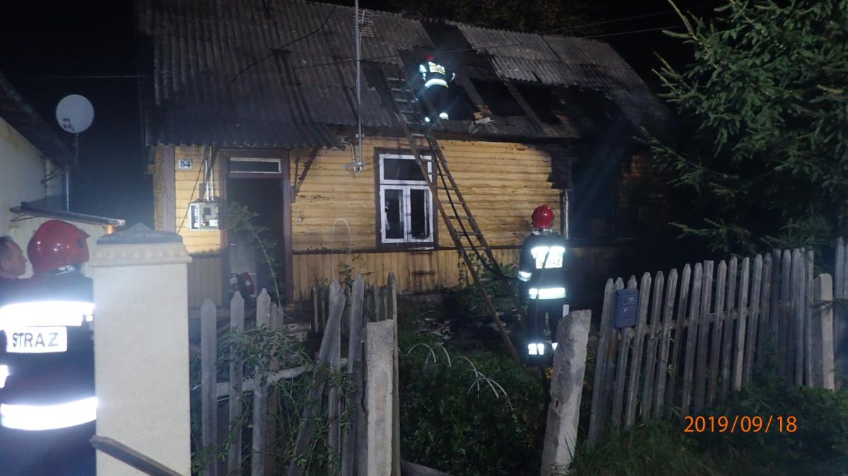 Z OSTATNIEJ CHWILI: tragiczne żniwo pożaru. Strażacy na miejscu