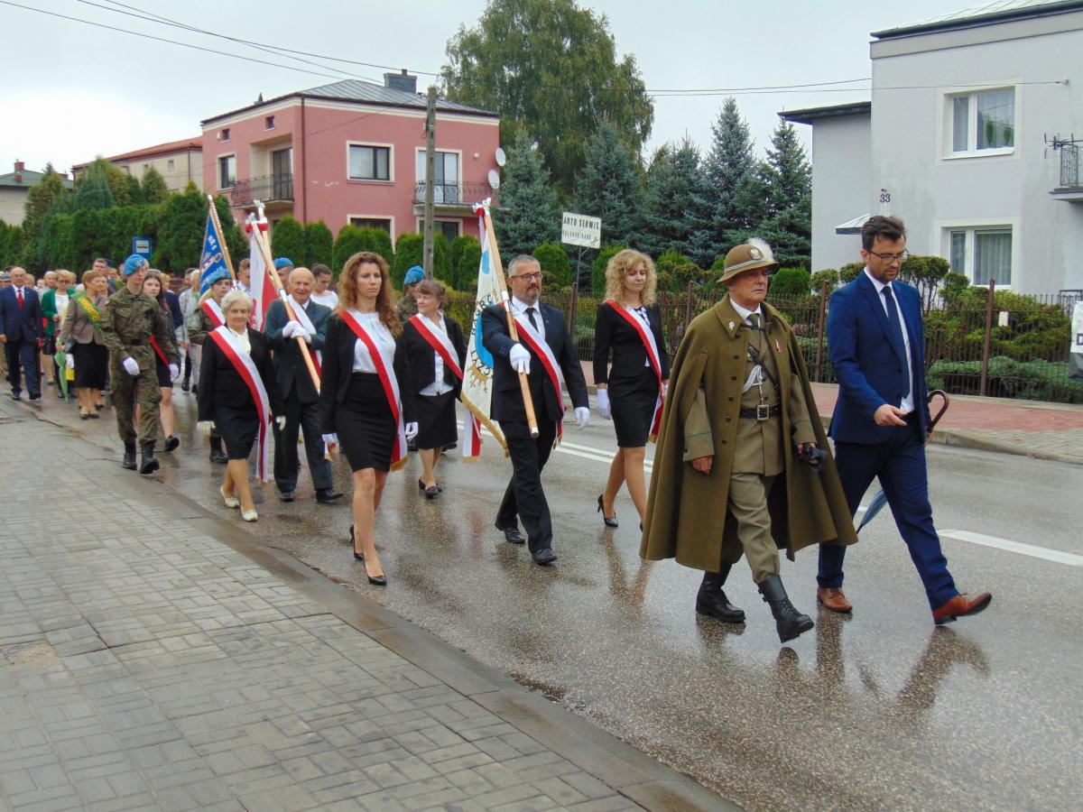 Część i pamięć bohaterom