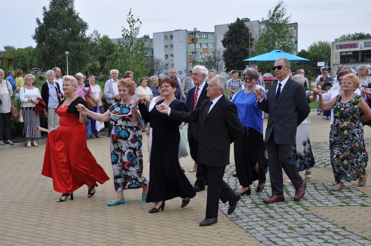 Święto seniorów i Narodowe Czytanie pod skałkami [zdjęcia]