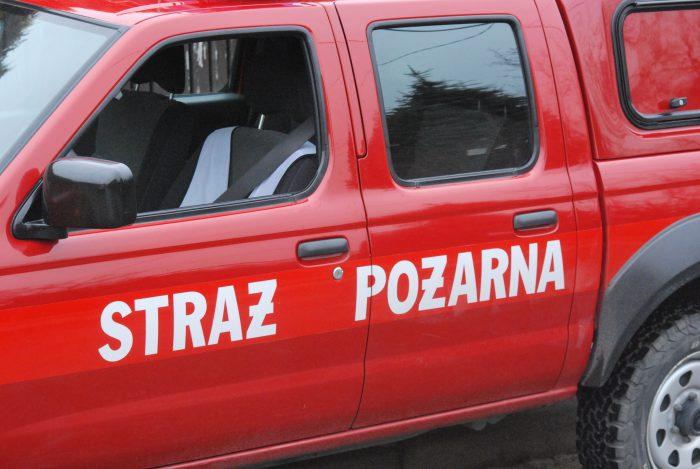 PILNE: samochód spadł z mostu. Poszkodowany mężczyzna