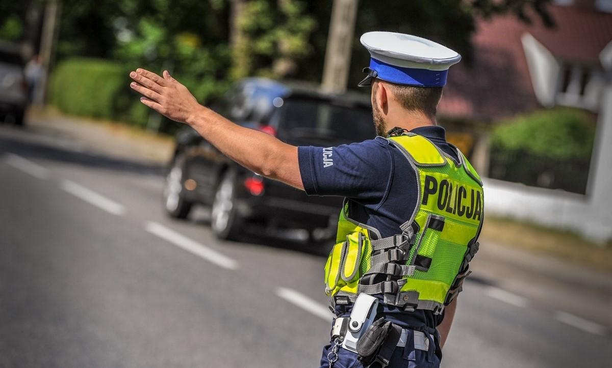Auto na dachu, a kierującego brak. Gdzie są?