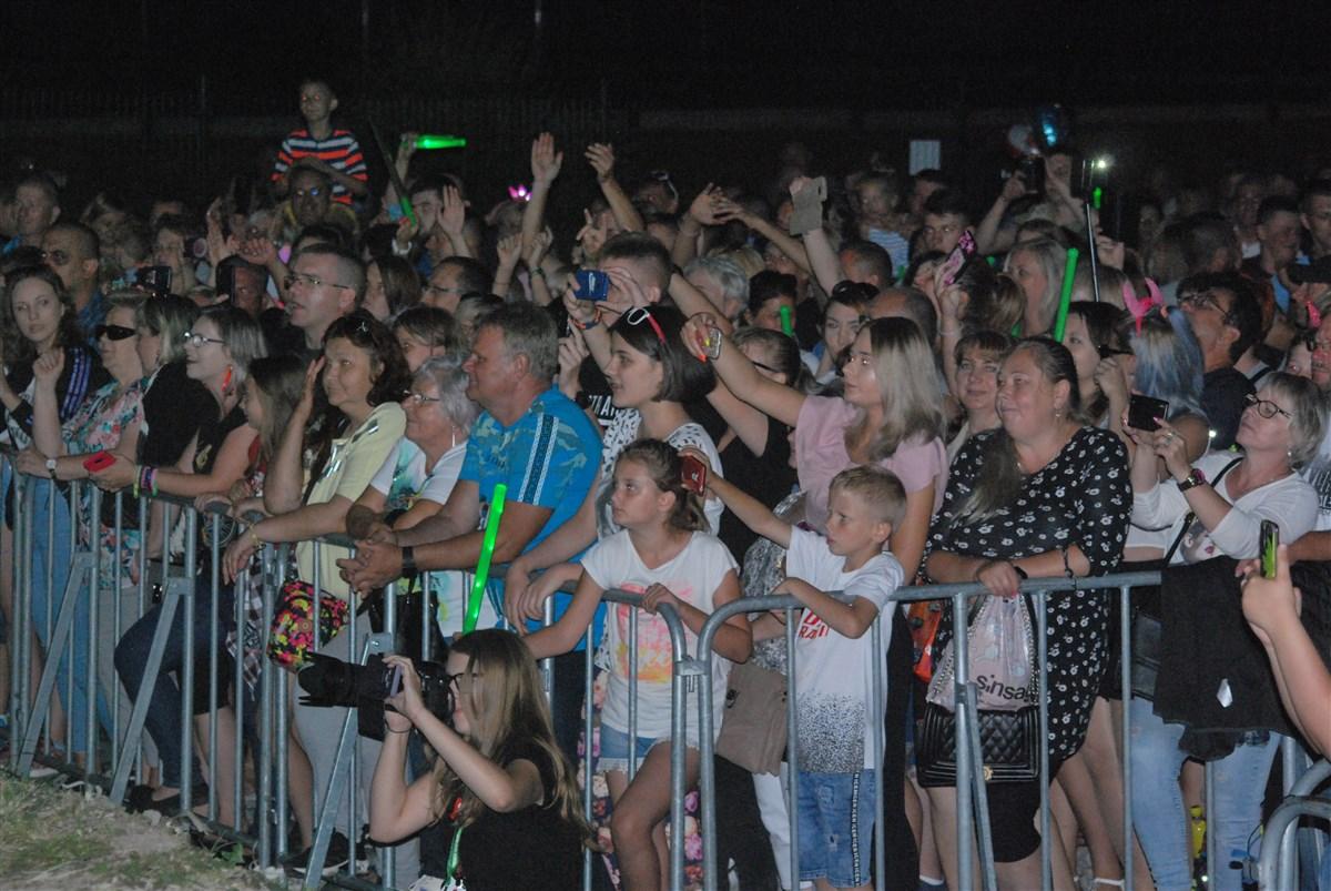 Publiczność rozgrzali do czerwoności. Szalony wieczór z muzyką disco polo [ZDJĘCIA]