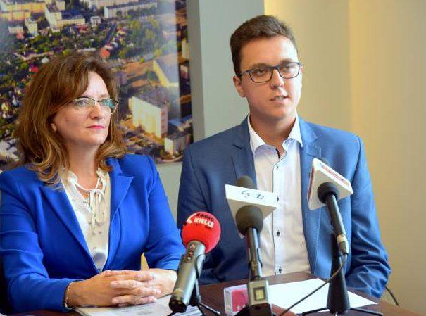 Najpierw promesy, teraz umowy. Co zrobią w powiecie?