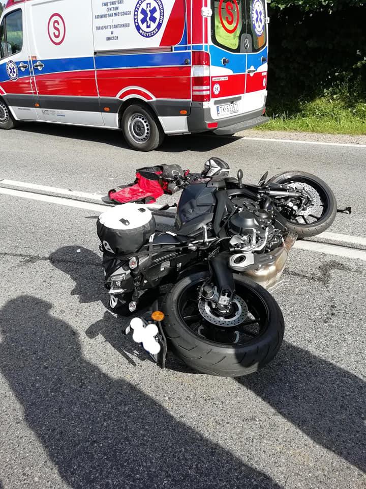 Po wypadku. Motocyklista w poważnym stanie [ZDJĘCIA]