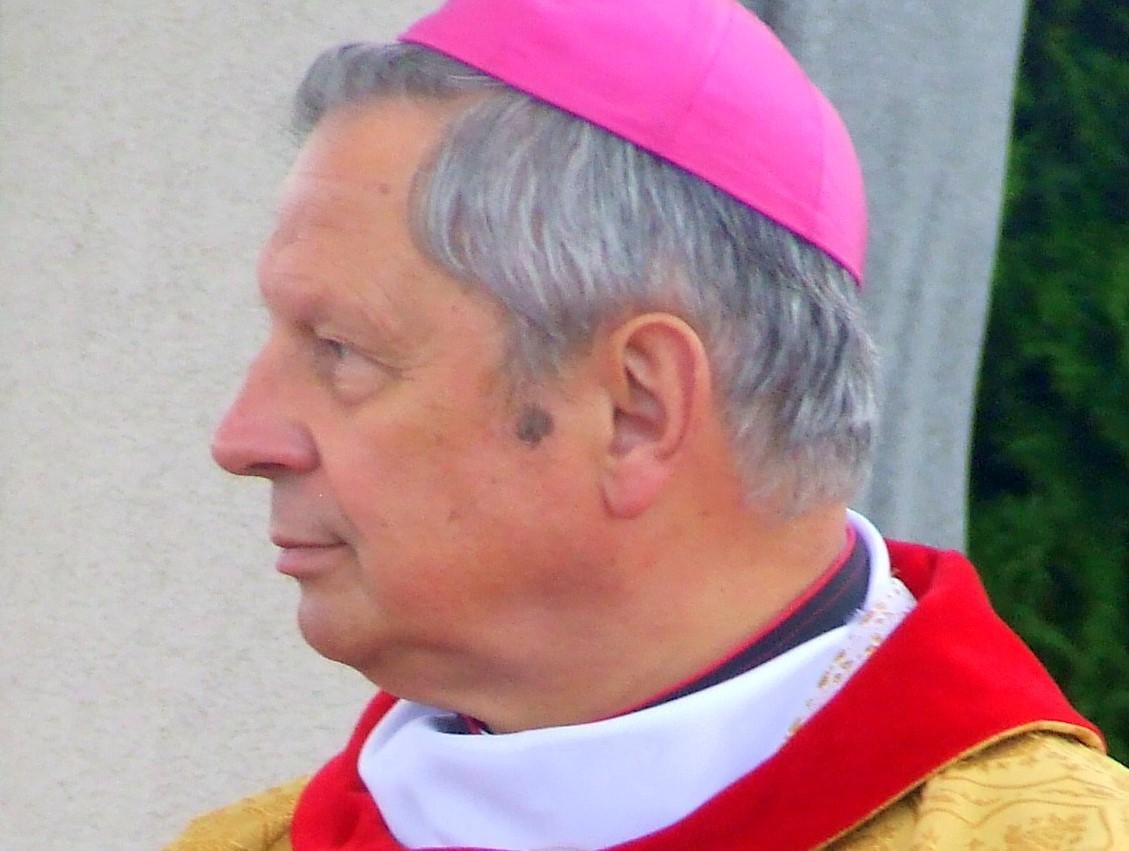 Jutro w kościołach. Komunikat Biskupa Henryka Tomasika dotyczący aktów profanacji