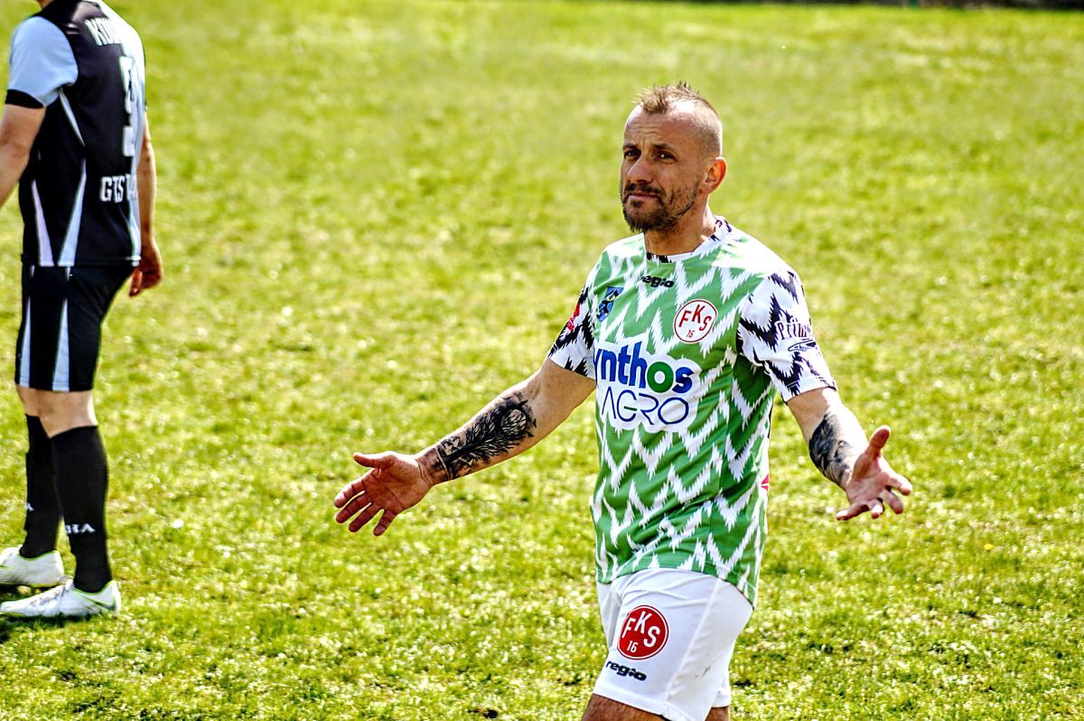 Starachowicki Arturo Vidal w nowej roli. FKS Łazy mają dyrektora