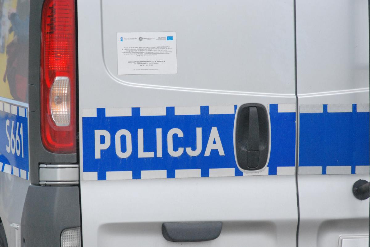 Upadek w autobusie. Pomóż stróżom prawa w rozwiązaniu zagadki