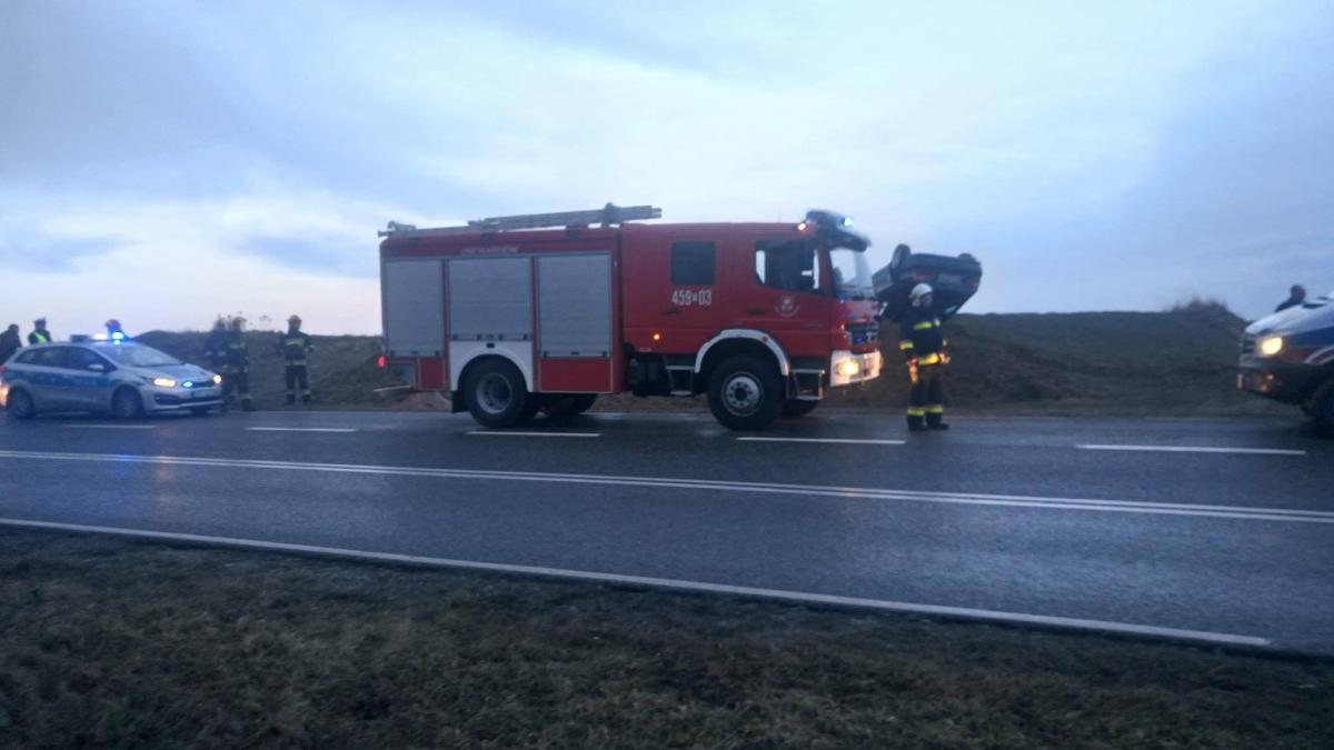 Brawura wzięła górę. Stracił panowanie nad samochodem, a później... [ZDJĘCIA]