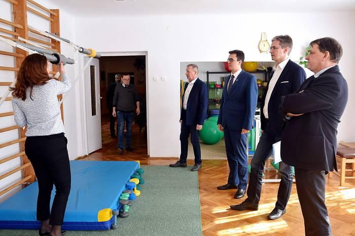 Jaki los czeka ośrodek gimnastyki korekcyjnej?