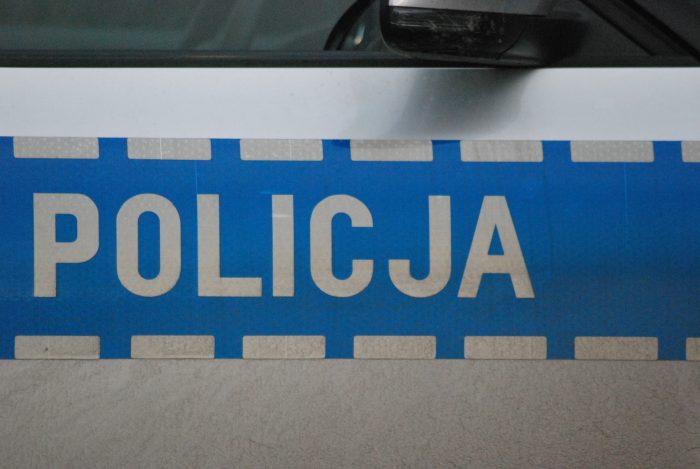 Na autobusowej pętli wjechał w samochód. Policjanci w akcji