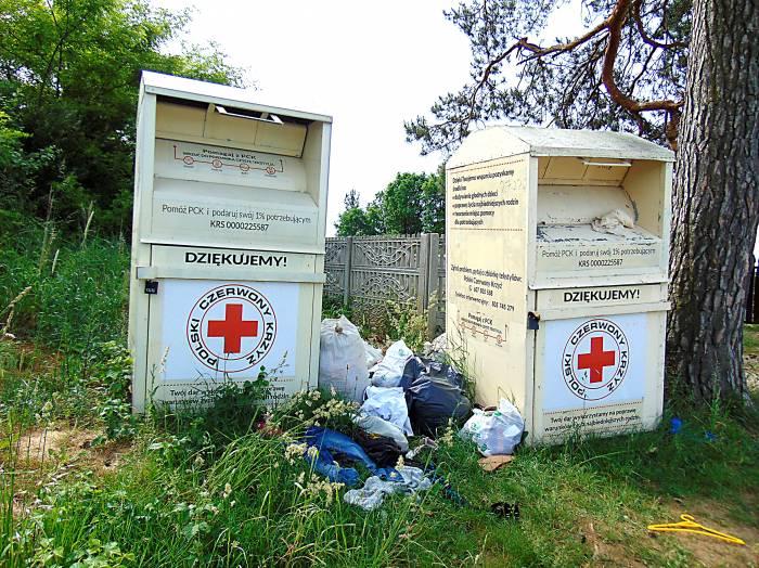 Pojemniki PCK na odzież potrzebne?