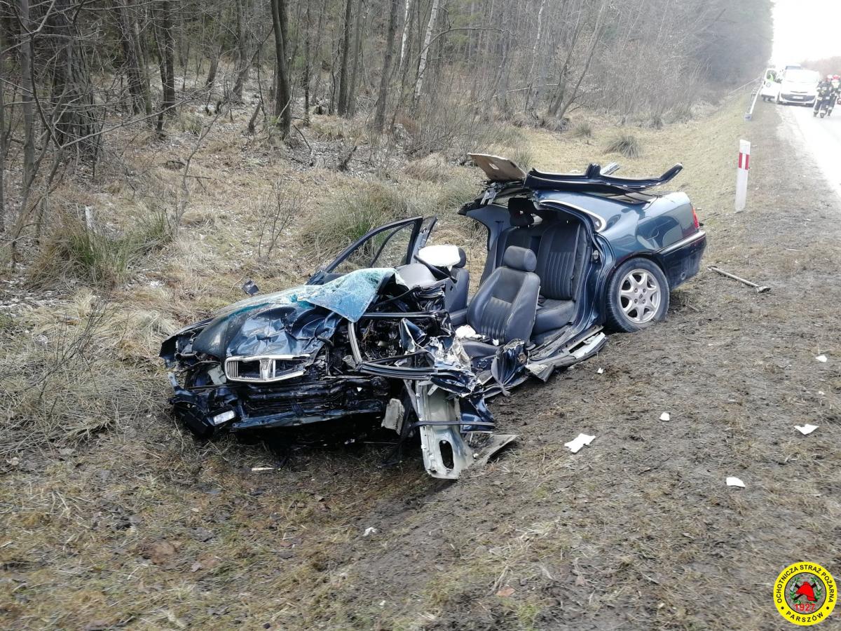 PILNE: dwie kobiety walczą o życie. Tragedia na odcinku drogi krajowej nr 42 [ZDJĘCIA]