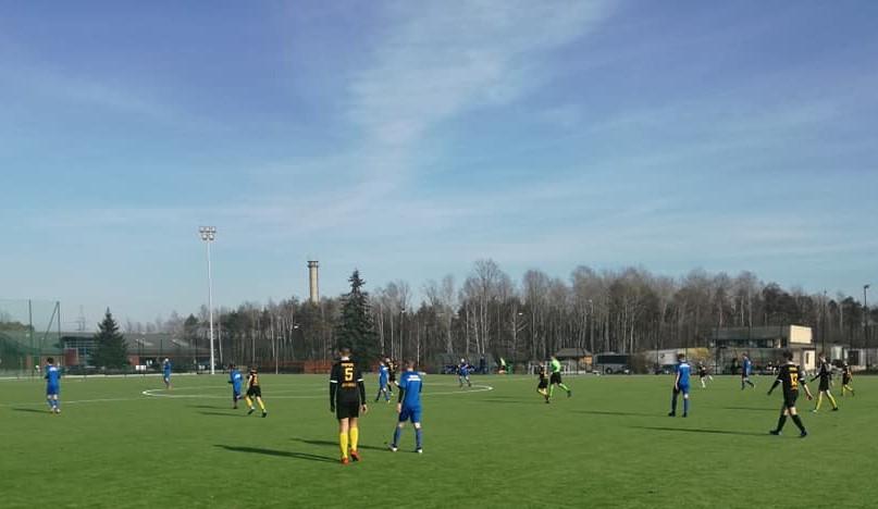 Trampkarze i juniorzy młodsi starachowickiego klubu na plusie. Ligowa wiosna coraz bliżej