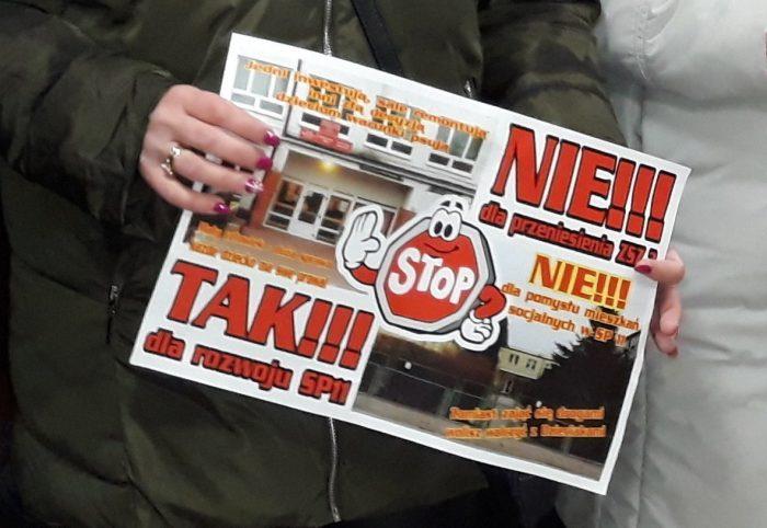 Kto zerwał plakaty, kto wydał polecenie? Zaskakujący rezultat dziennikarskiego śledztwa