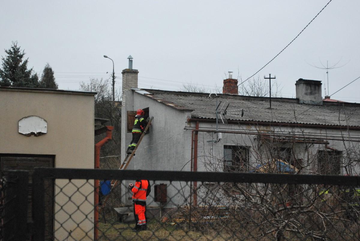 PILNE: tragiczny pożar w Starachowicach. Ogień i dym zauważyli o poranku [ZDJĘCIA]