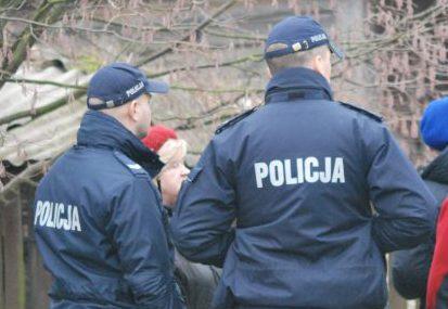 Wandal działał w Starachowicach. Ford uszkodzony