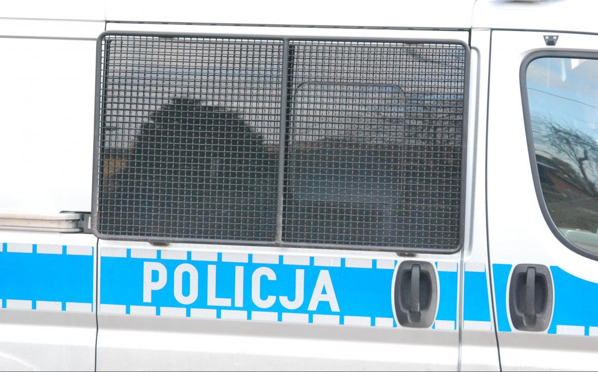 Motorowerzysta z promilami wjechał w samochód