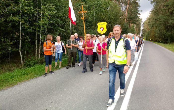 Z prośbami do Matki Bolesnej