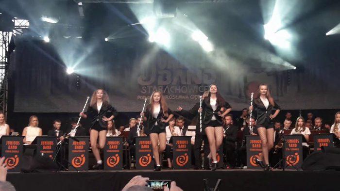Piękny jubileuszowy koncert Juniors Bandu (filmy)