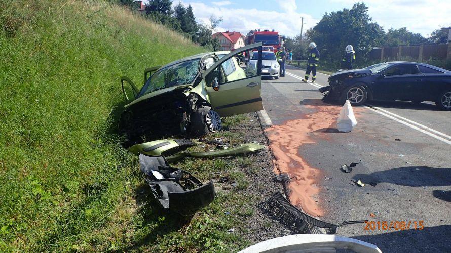 Czołówka na odcinku drogi wojewódzkiej [ZDJĘCIA]