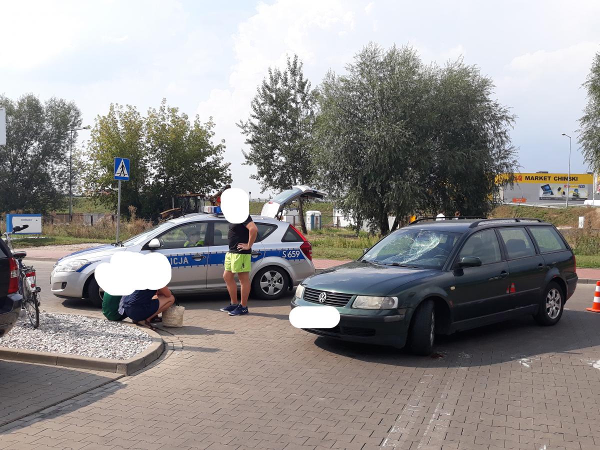 PILNE: potrącił na parkingu przed centrum handlowym