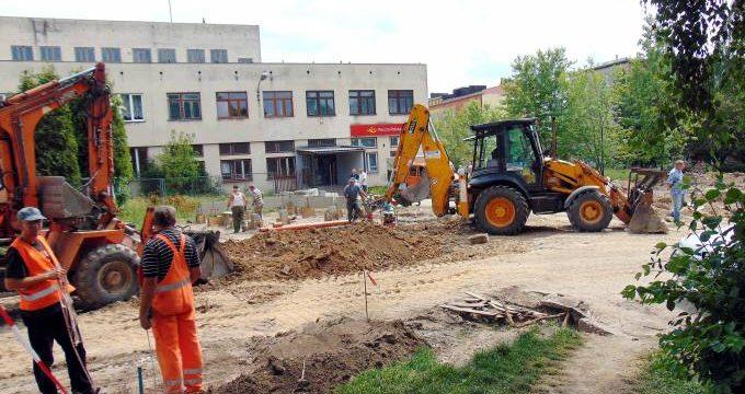 Pasaż Staffa i ścięte drzewa