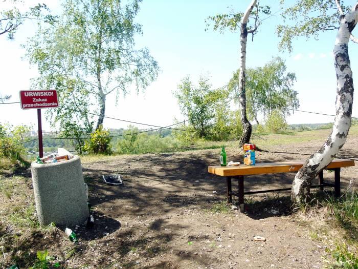 A na górze śmietnik!