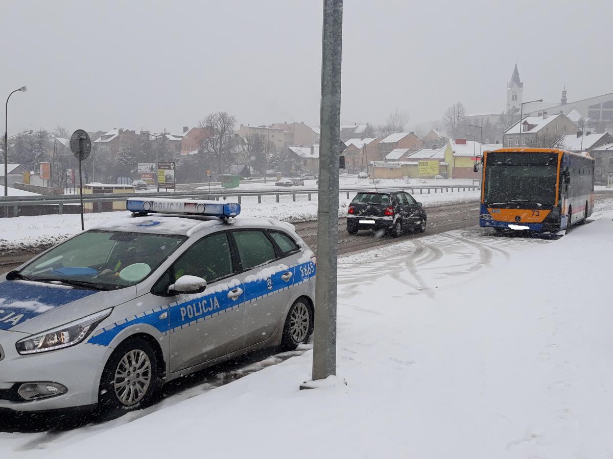 WYPADKOWY PIĄTEK: dramat na starachowickim wiadukcie [ZDJĘCIA]