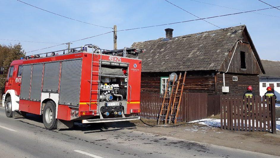 Straż postawiona na nogi. Pożar w domu