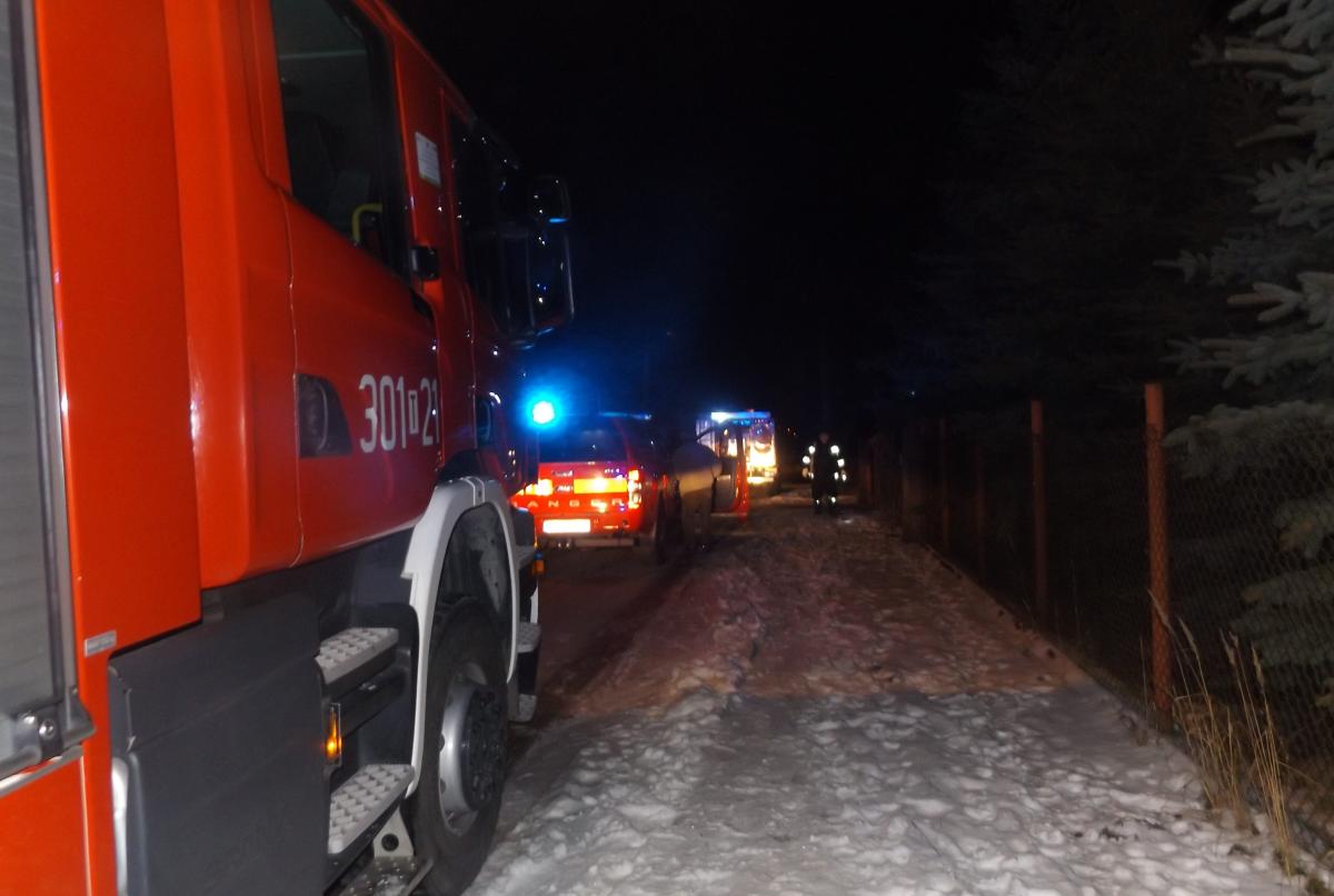 Groźny żywioł w Starej Słupi. Błyskawiczna akcja ratowników [ZDJĘCIA]