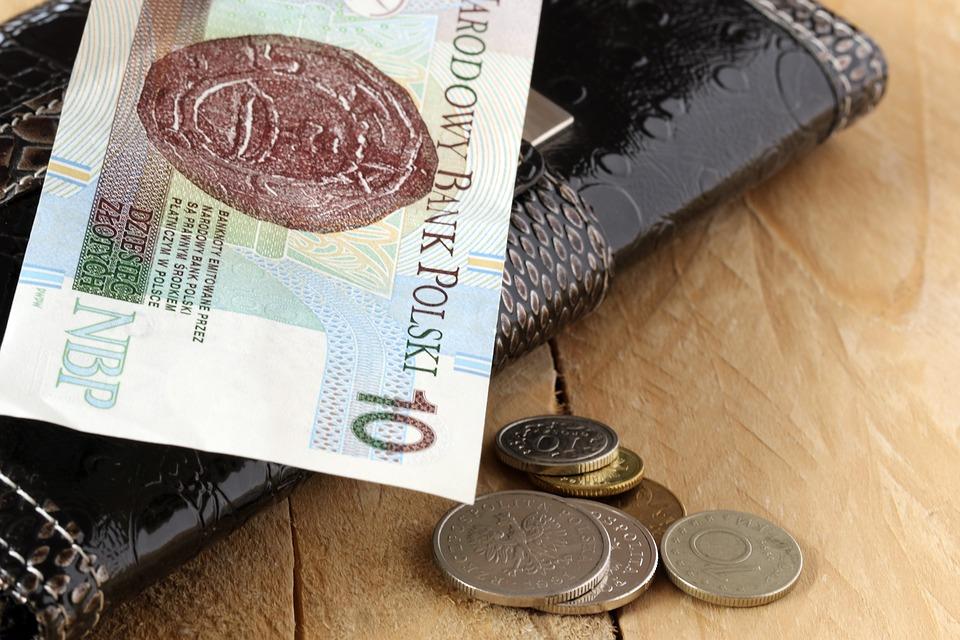 Kiedy dostaniemy pieniądze z PIT-ów? Gdzie to sprawdzić?