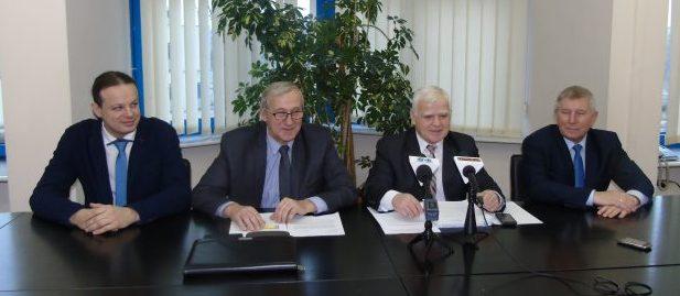Co radni z rządzącej koalicji  zarzucają prezydentowi i marszałkowi?