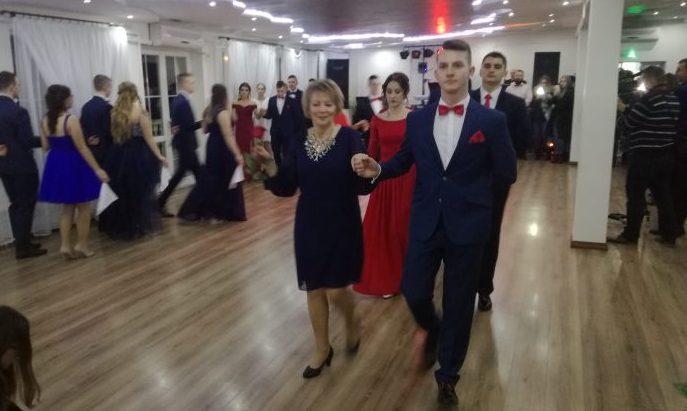 Uczniowie ZDZ na studniówce
