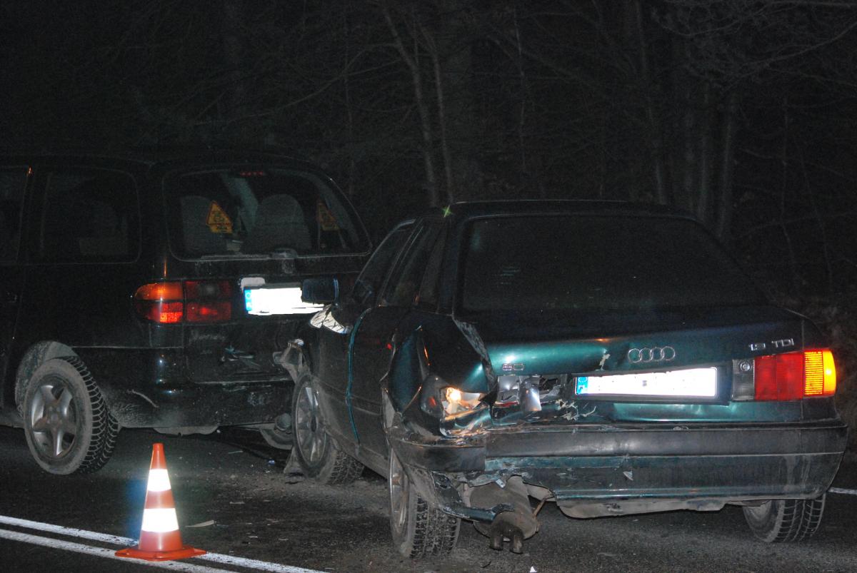 Poświąteczna tragedia na krajowej 42. W Starachowicach zderzenie czterech samochodów [zdjęcia]