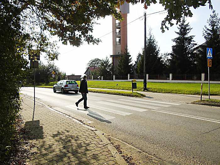 Zamiast zwykłych pasów trójwymiarowe? Czy to zapewni wieksze bezpieczeństwo pieszym?