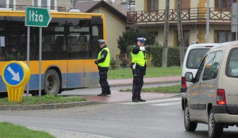 Uwaga kierowcy! Jak jeździmy 1 i 2 listopada