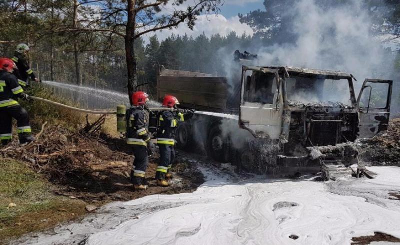 Scania w płomieniach, kierowca cały