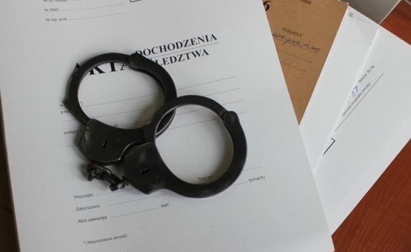 Wpuść mnie, bo jak nie, to podpalę dom